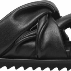 LAST STUDIO Sukie Black Leather